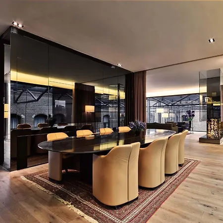 Mandarin Oriental Conservatorium, Hotel 5*