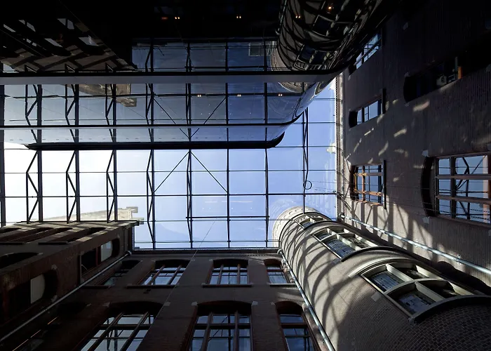 Mandarin Oriental Conservatorium, 호텔