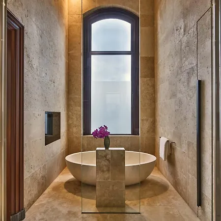 Conservatorium 5*