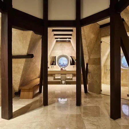Mandarin Oriental Conservatorium, 5*