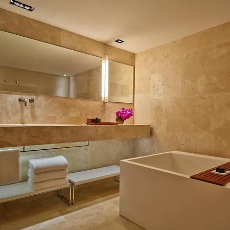 Hotel Mandarin Oriental Conservatorium, 5*