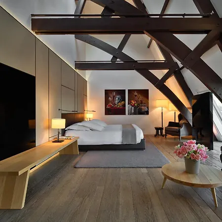 Mandarin Oriental Conservatorium, Hotel 5*