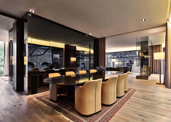 Mandarin Oriental Conservatorium, Hotel 5*