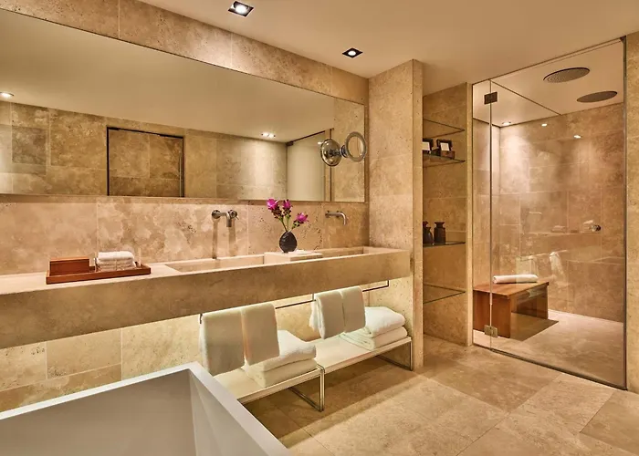 Mandarin Oriental Conservatorium, 5*