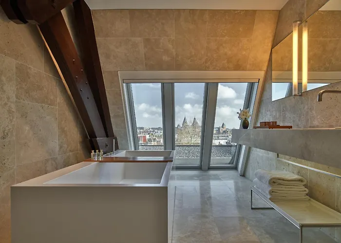 Hotel Mandarin Oriental Conservatorium, 5*