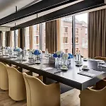 호텔 Mandarin Oriental Conservatorium, 5*